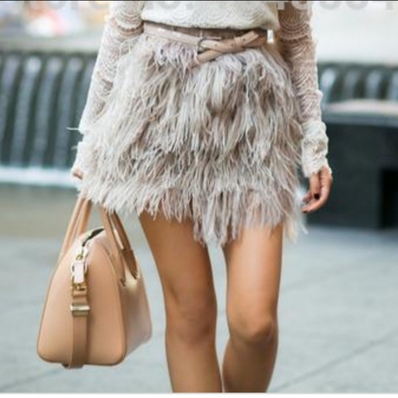 bebe Dresses & Skirts - Gorgeous Bebe ostrich feather mini skirt size 8